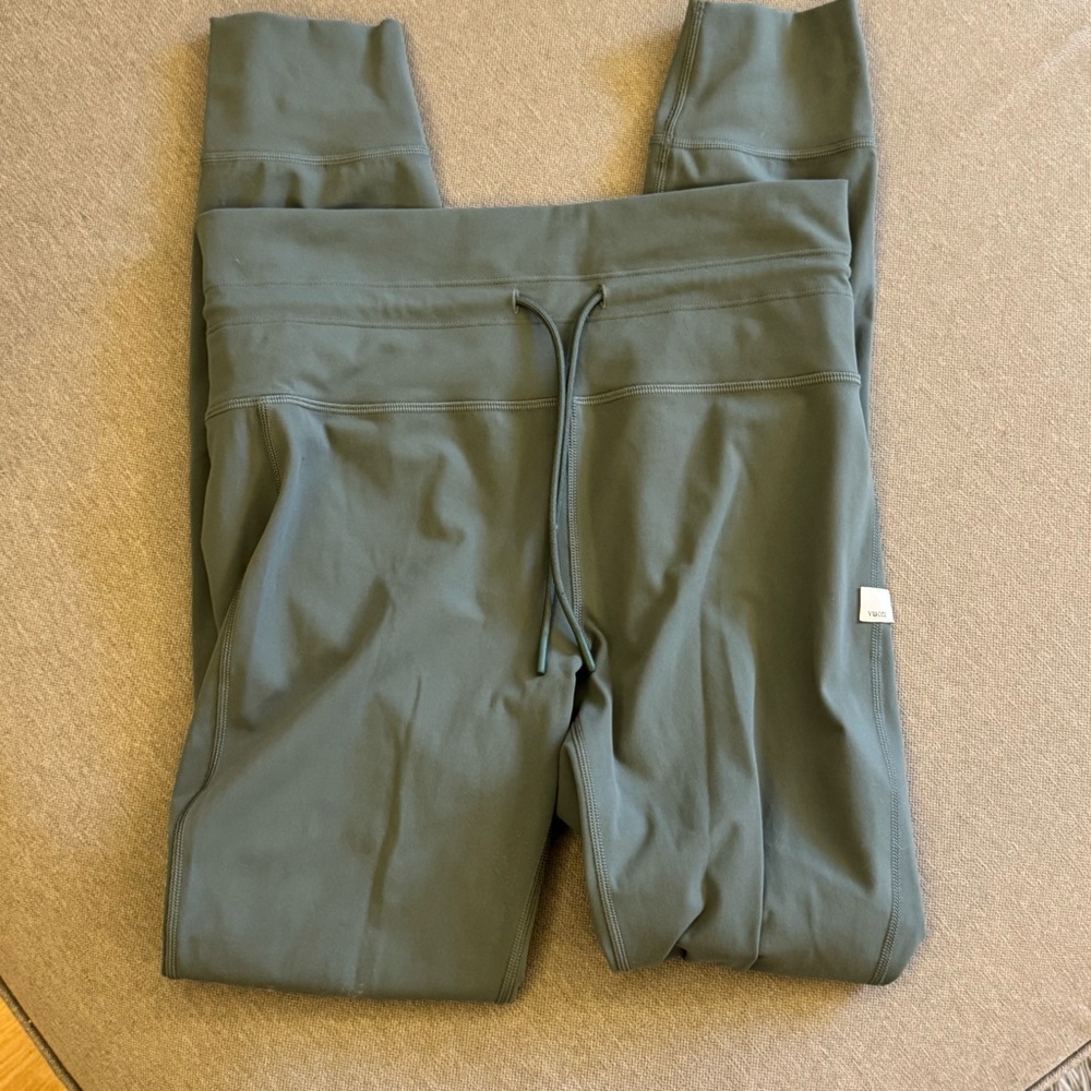 Vuori Olive Green Leggings ALSO SELLING MATCHING TOP